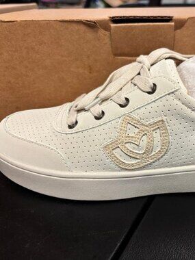 Spenco Womens Belmont sneaker size 10